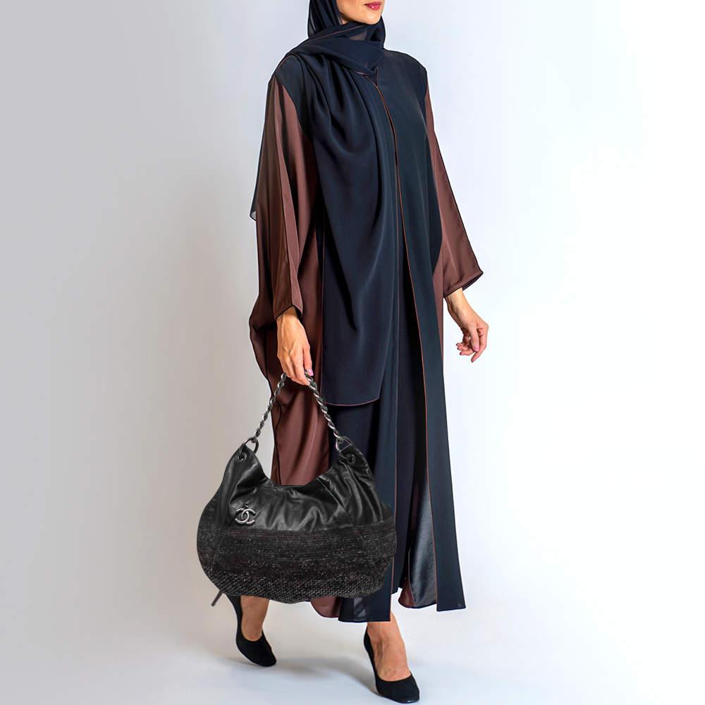 Chanel Black Tweed and Leather Coco Pleats Hobo In Good Condition In Dubai, Al Qouz 2