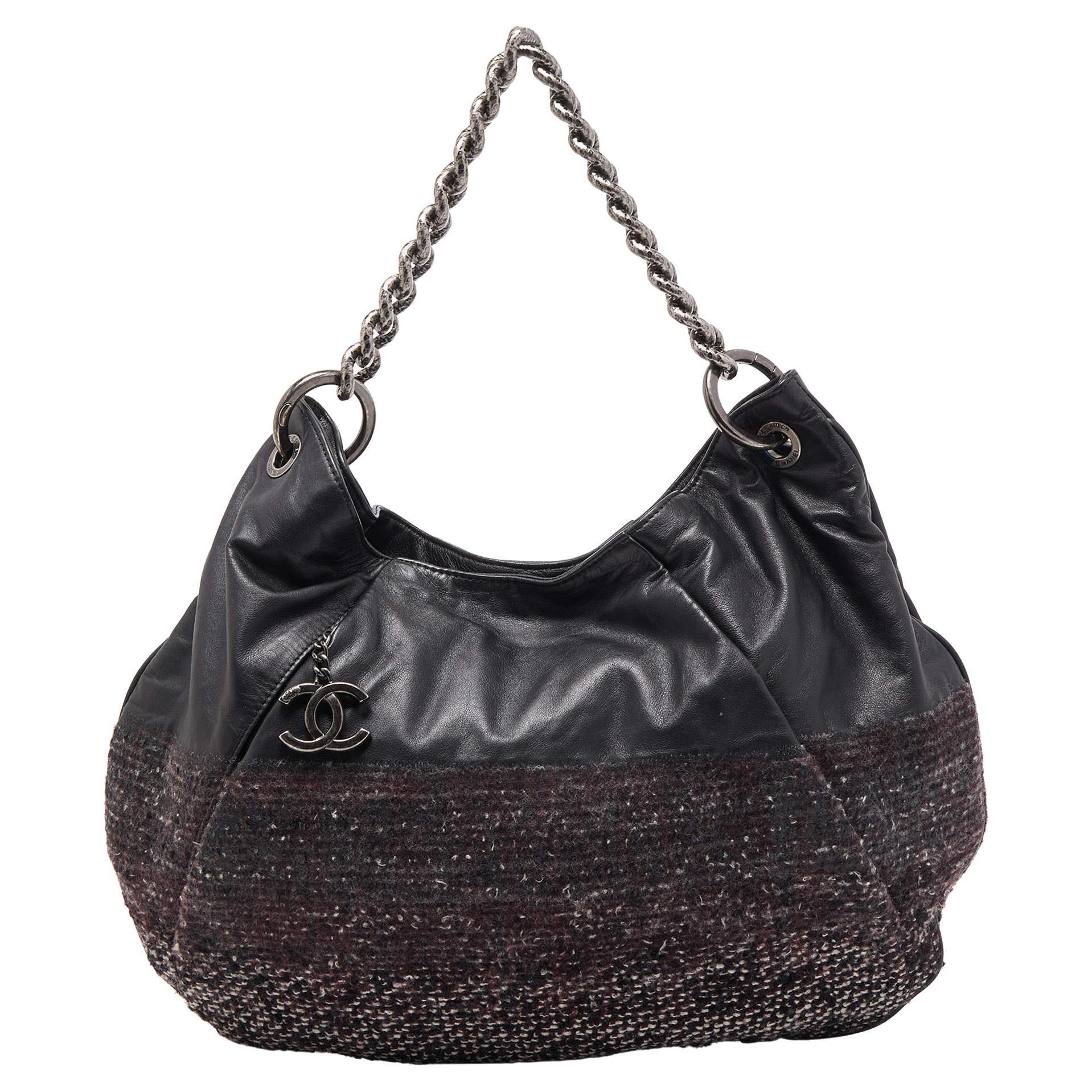 Chanel Black Tweed and Leather Coco Pleats Hobo For Sale at 1stDibs