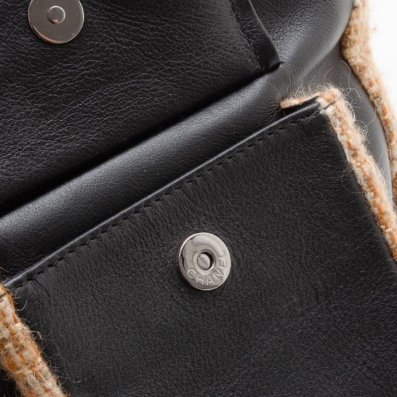 Chanel Black Tweed and Leather Shoulder Bag 2