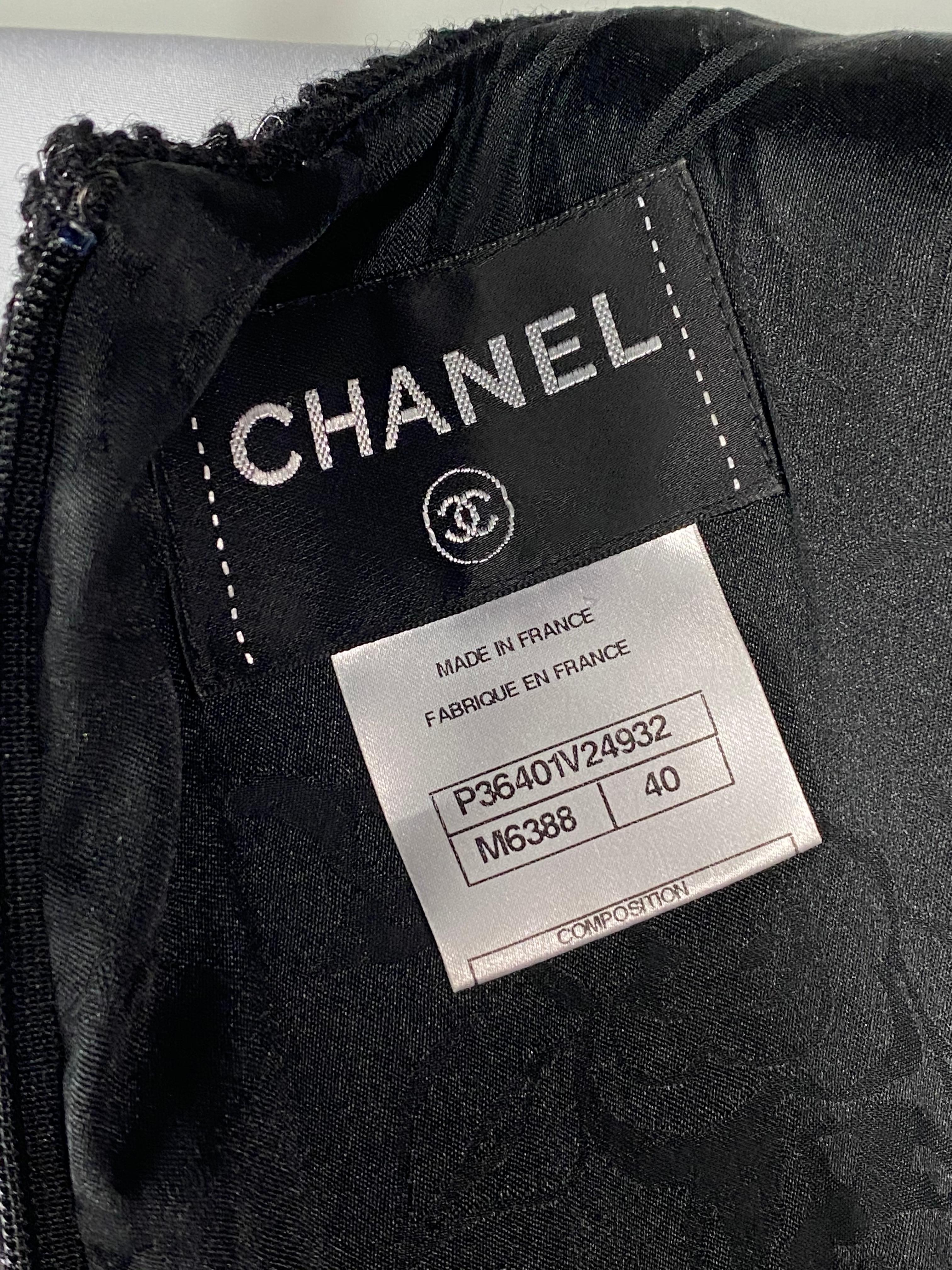 Chanel Black Tweed and Metallic Sleeveless Midi Dress Size 40 For Sale 2
