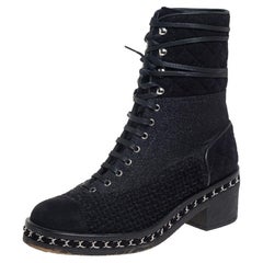 Bottes de combat en tweed et daim noir Chanel, Taille 39