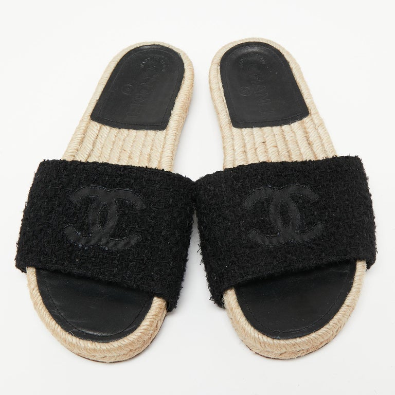 Chanel Black Tweed CC Flat Espadrille Slides Size 37 at 1stDibs