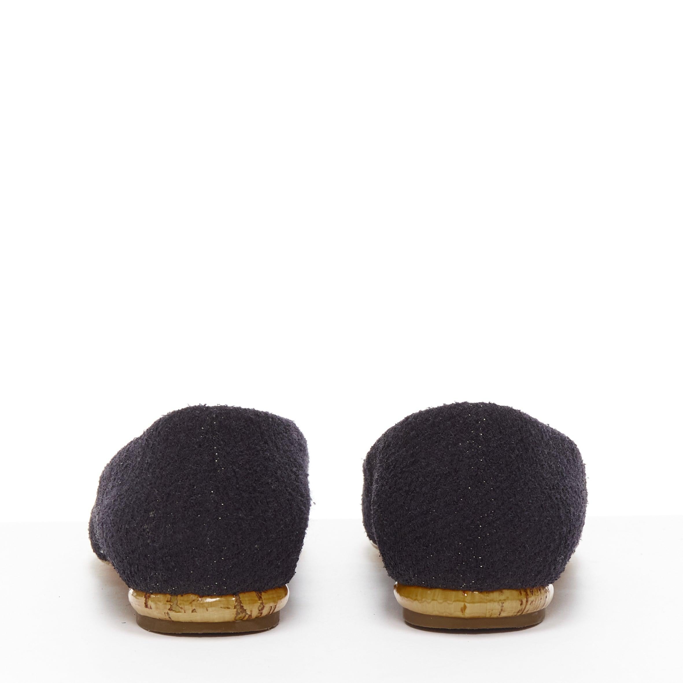 CHANEL tweed noir cristal CC logo embelli bout rond chaussures plates EU35 Pour femmes en vente