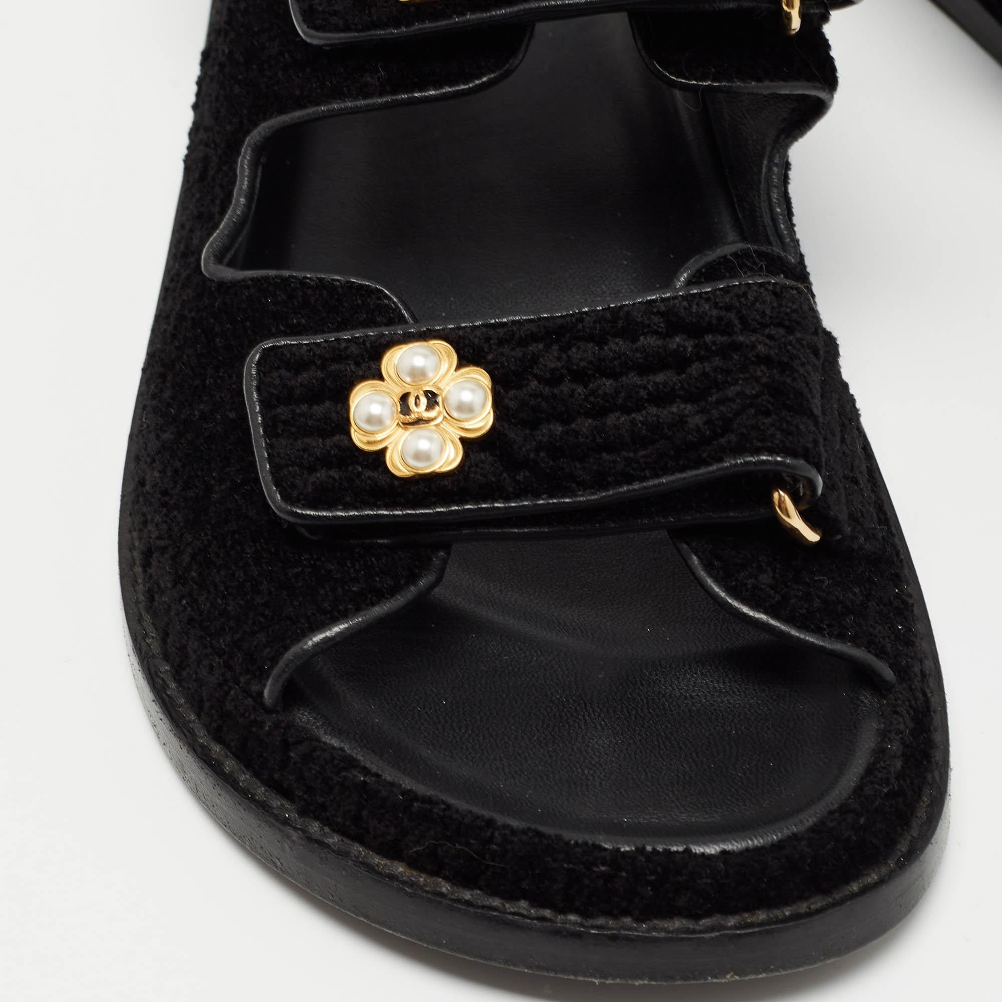 Chanel Black Tweed Fabric Dad Sandals Size 38.5 In Good Condition For Sale In Dubai, Al Qouz 2