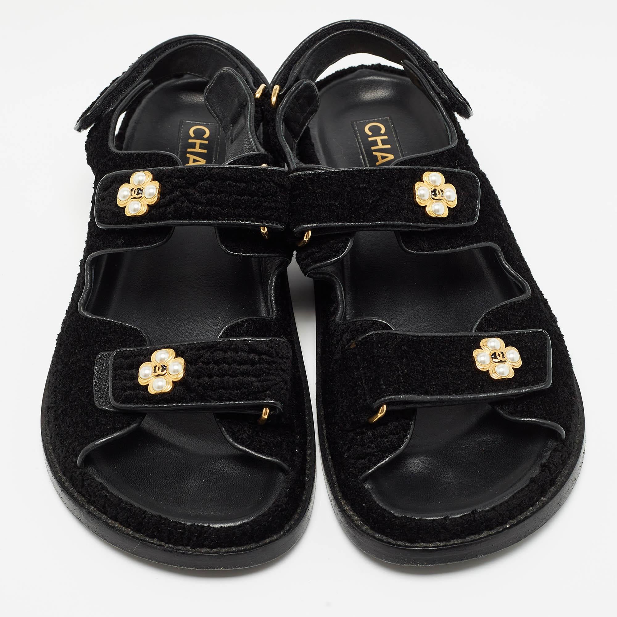Chanel Dad Sandalen aus schwarzem Tweed-Stoff Größe 38.5 im Angebot 1