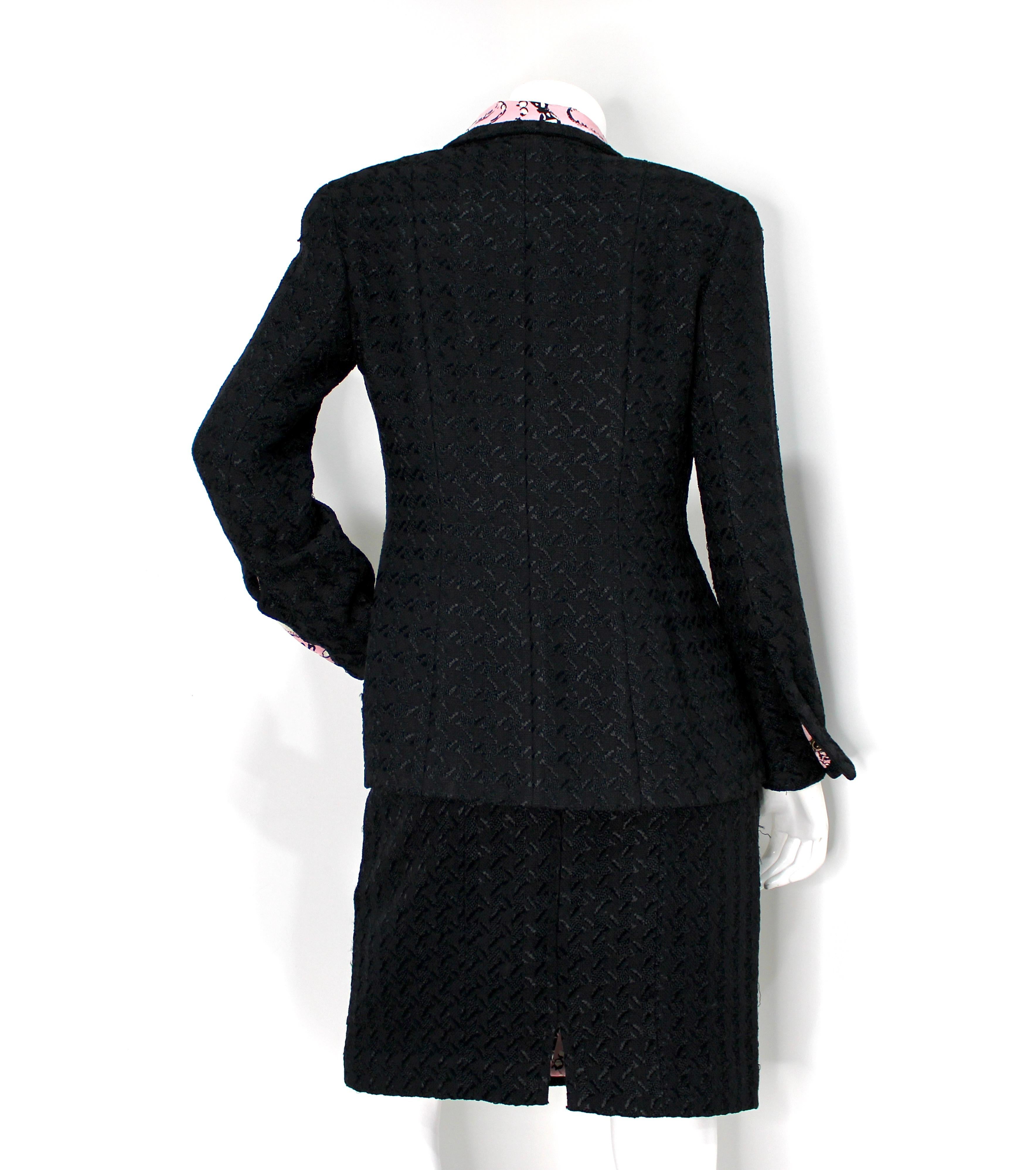Chanel Black Tweed Houndstooth & Pink Print Jacket & Skirt Suit Set 1993 For Sale 4