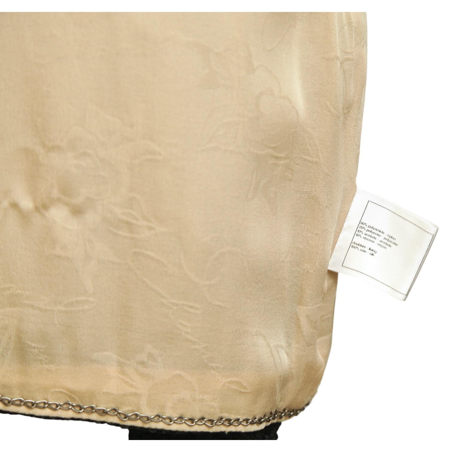 CHANEL Schwarze Tweed-Jacke Fantasy mit Hakenaugenknöpfen und Taschen in Goldkette Gr. 36 2012 im Angebot 4