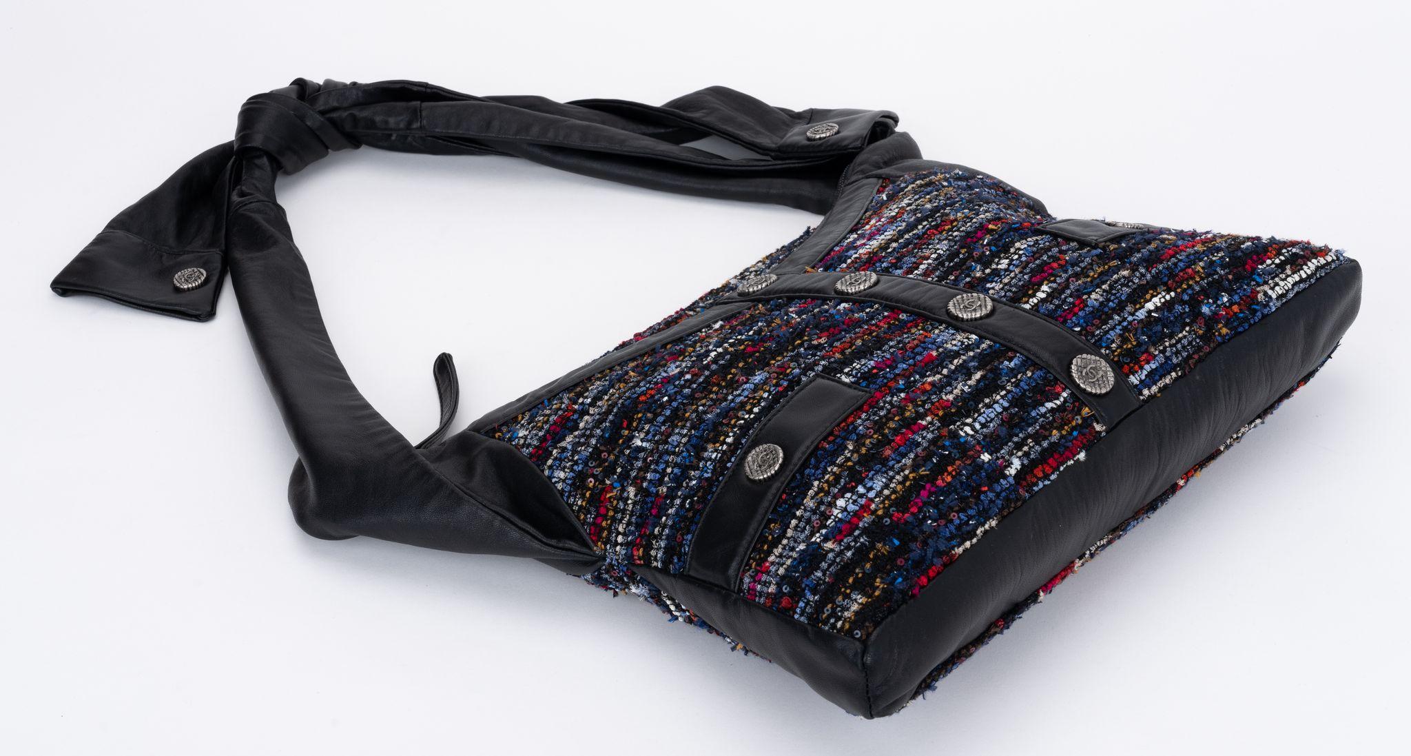 Women's Chanel Black tweed Jacket Shoulder Bag For Sale