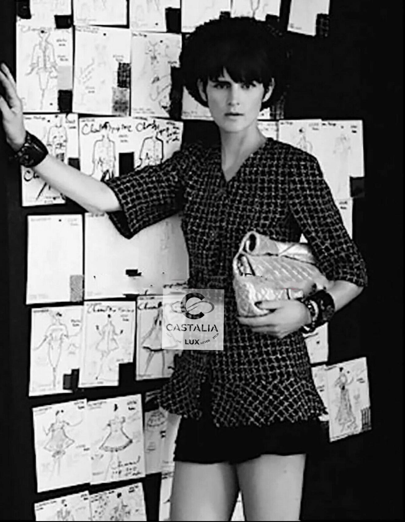 Noir Chanel - Veste en tweed noir avec boutons Gripoix bijoux Masterpiece 38 FR en vente