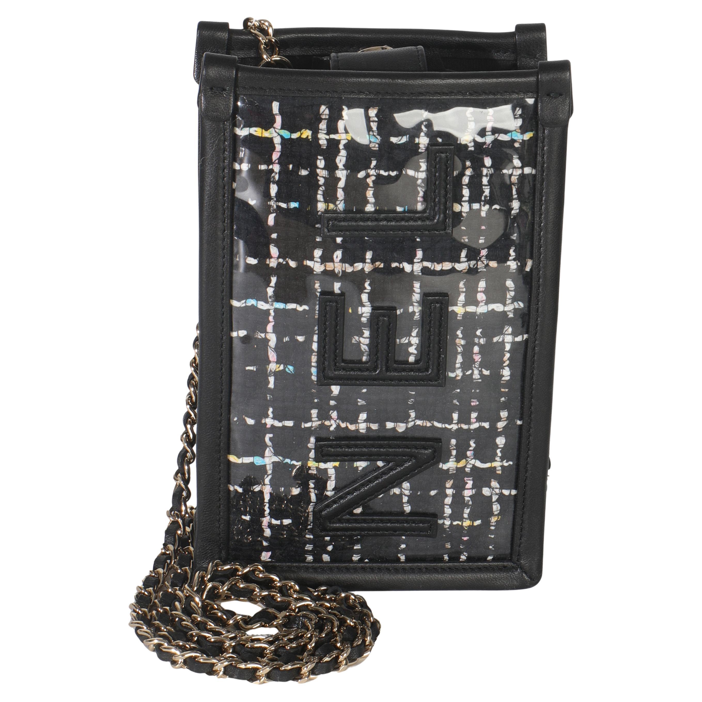 Chanel Sacchetto con logo in PVC in tweed nero con Chanel in vendita