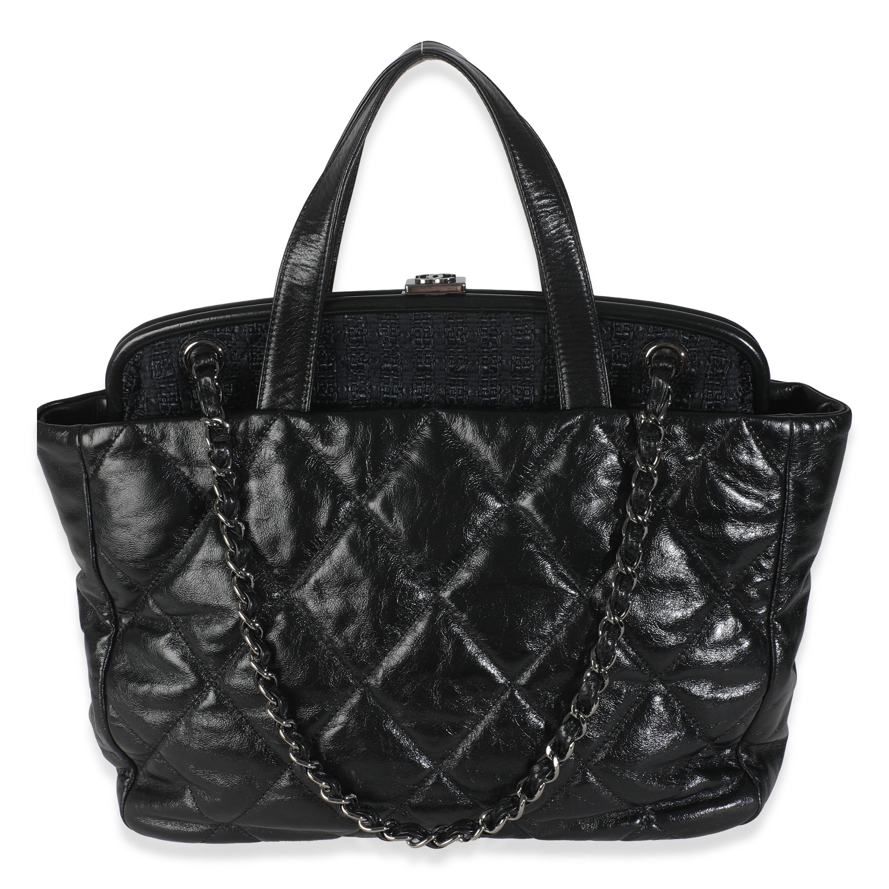Chanel Schwarzes Tweed gestepptes Kalbsleder Portobello Frame Tote im Zustand „Hervorragend“ im Angebot in New York, NY