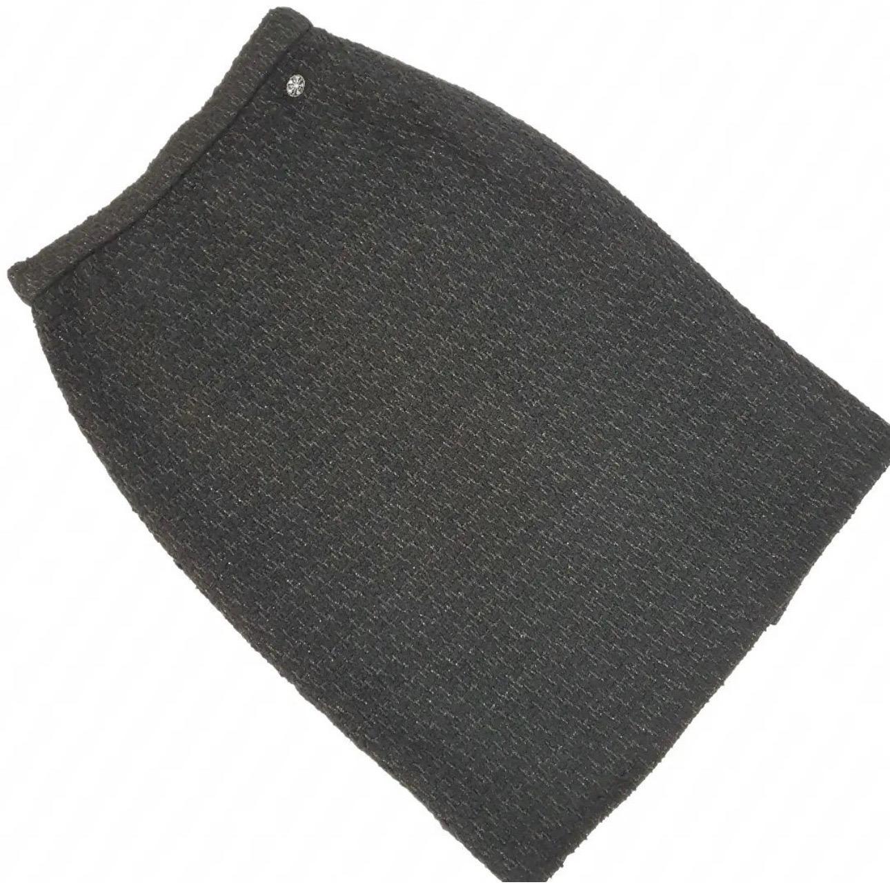 Chanel Black Tweed Skirt For Sale 1