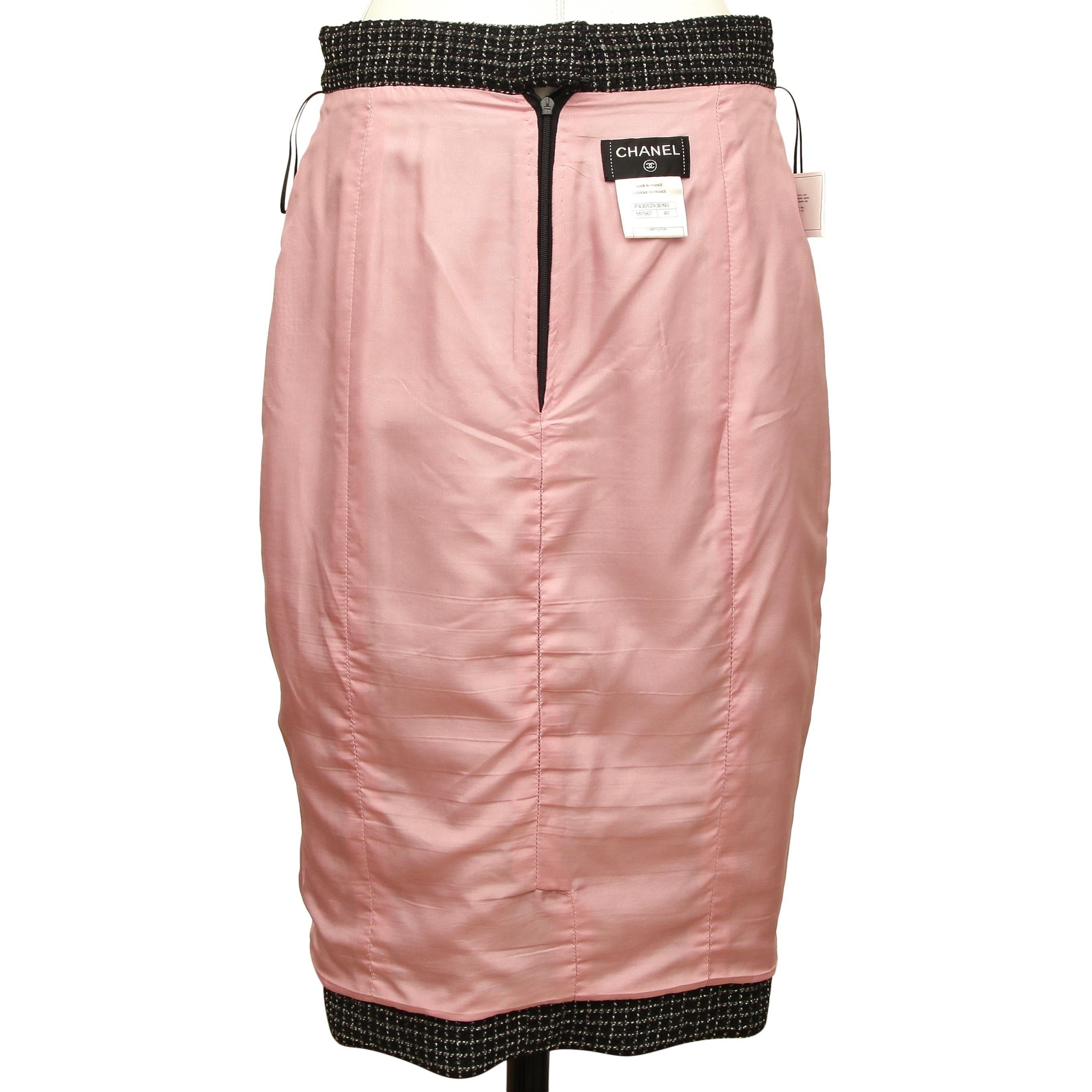 CHANEL Black Skirt Tweed Iridescent Pink Gunmetal CC Logo Sz 40 2012 12P For Sale 3