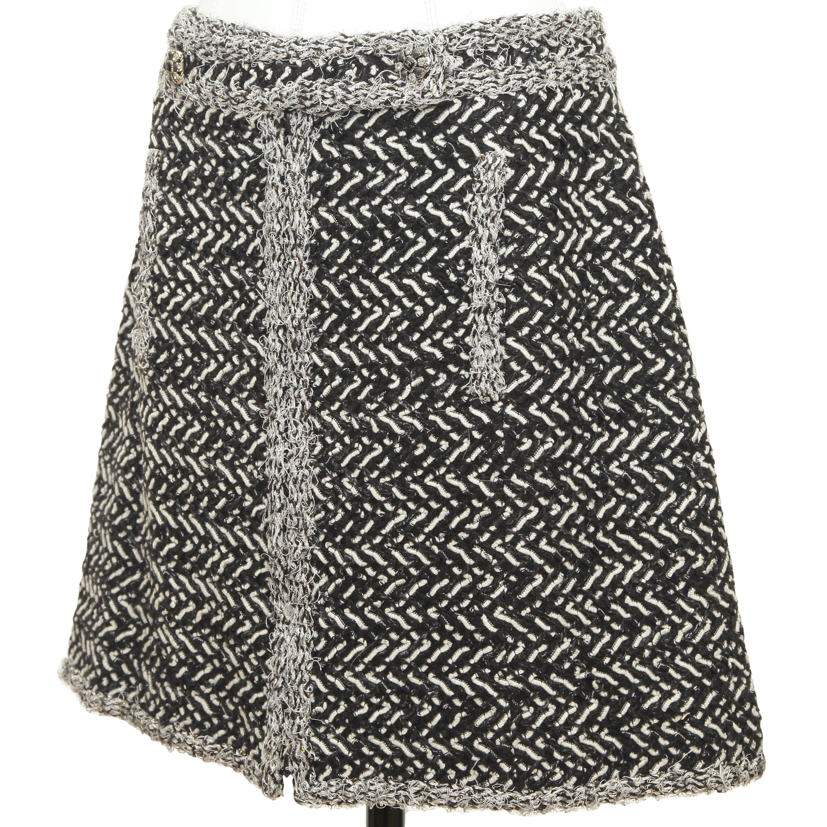 CHANEL Black Tweed Skirt Silver Metallic Zipper Pockets Mini Sz 42 2011 11A In Good Condition In Hollywood, FL