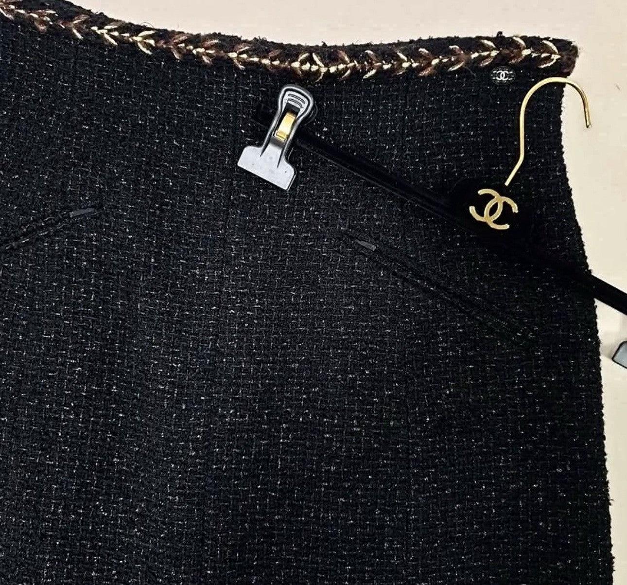 Nero Gonna Chanel in tweed nero Sz. 46 in vendita