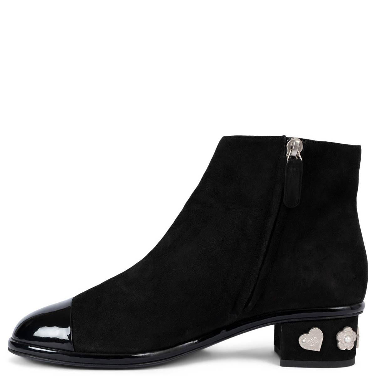 CHANEL velours noir 2017 17K CHARM HEEL Ankle Boots Shoes 38 Pour femmes en vente