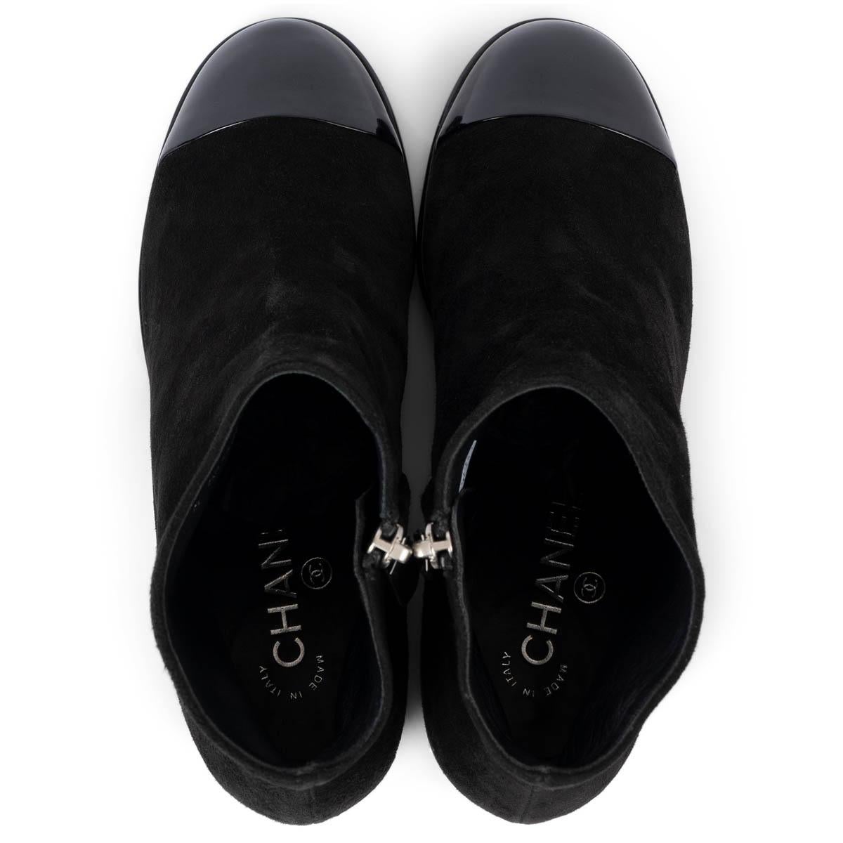 CHANEL velours noir 2017 17K CHARM HEEL Ankle Boots Shoes 38 en vente 2