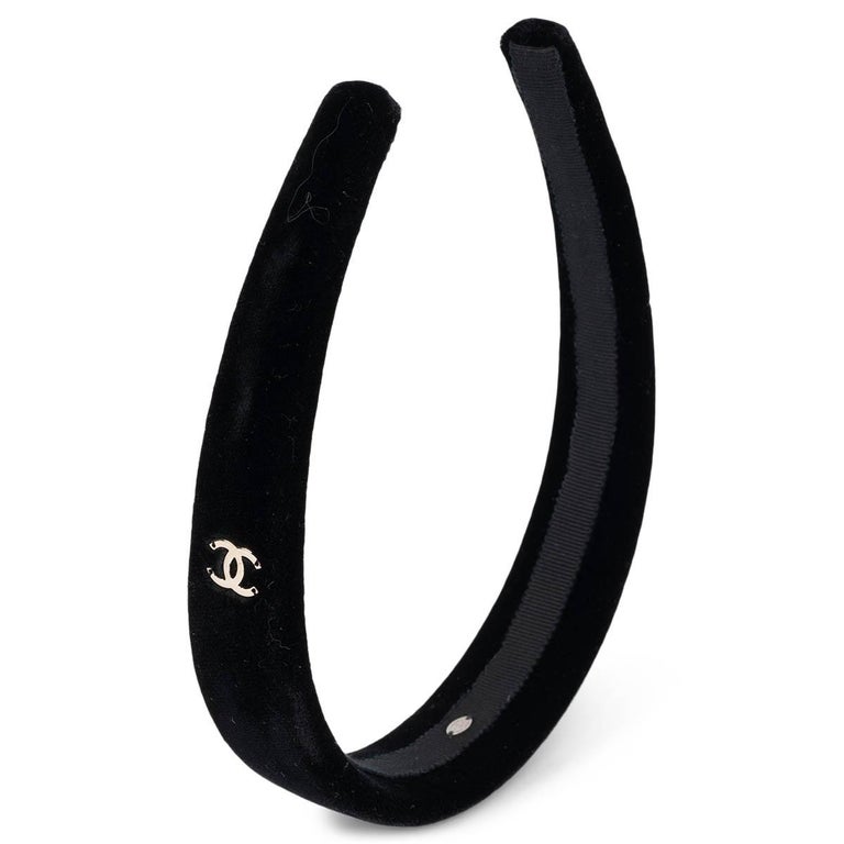 CHANEL black velvet 2022 22B Headband Hat at 1stDibs  display picture 1