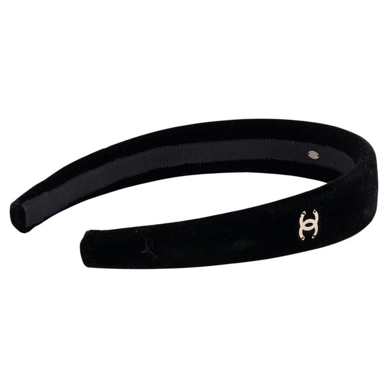 CHANEL black velvet 2022 22B Headband Hat at 1stDibs  display picture 2