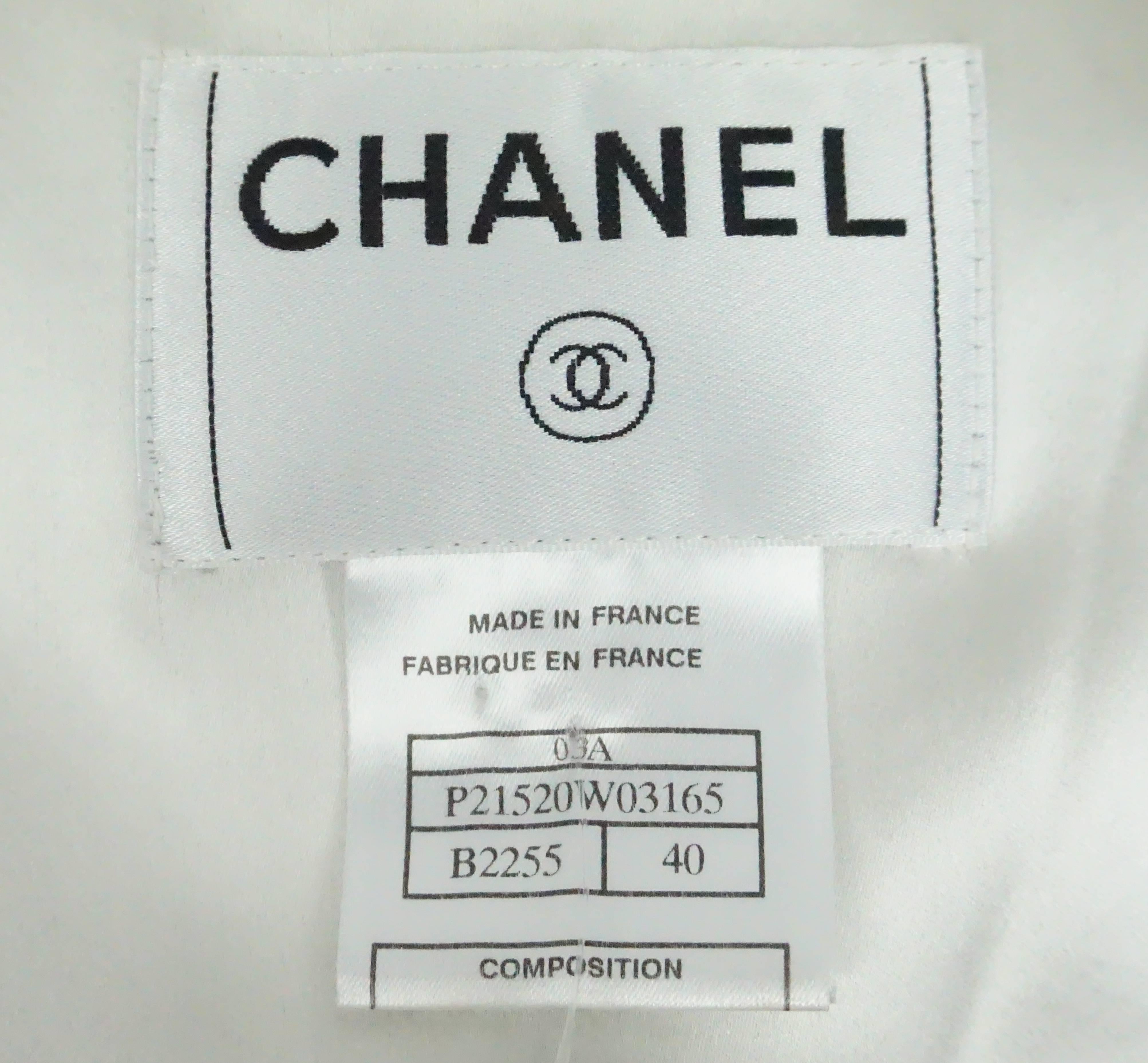 Women's Chanel Black Velvet and Ivory Silk Jacket - 40 - 00A