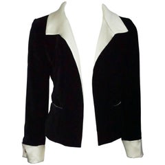 Chanel Black Velvet and Ivory Silk Jacket - 40 - 00A