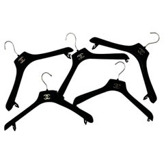 Perchas de terciopelo negro Chanel - Lote de 10