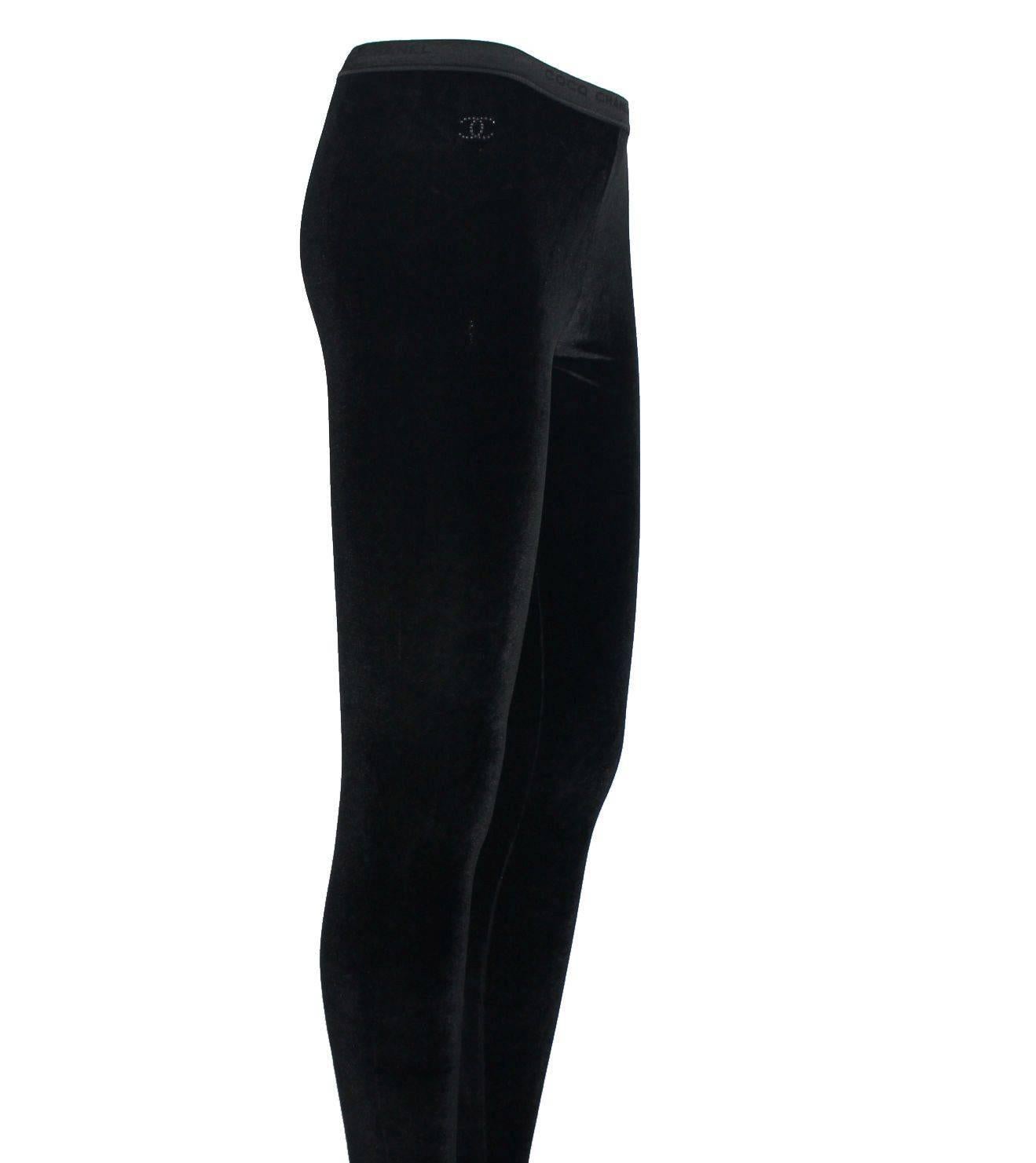 Gorgeous Chanel velvet footed leggings pants
A versatile add on to your wardrobe, it literally goes with any outfit
Luxurious shiny velvet
A classy item that lasts you for many years
So versatile - combine it with boots, a skirt, jacket, dress