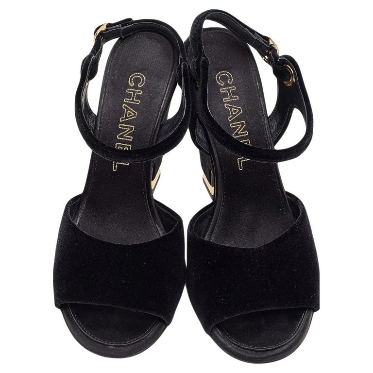 Escarpins Lord & Taylor - Velours Noir - Talons Hauts - Pointure 7.5 US - Occasion Comme Neuf