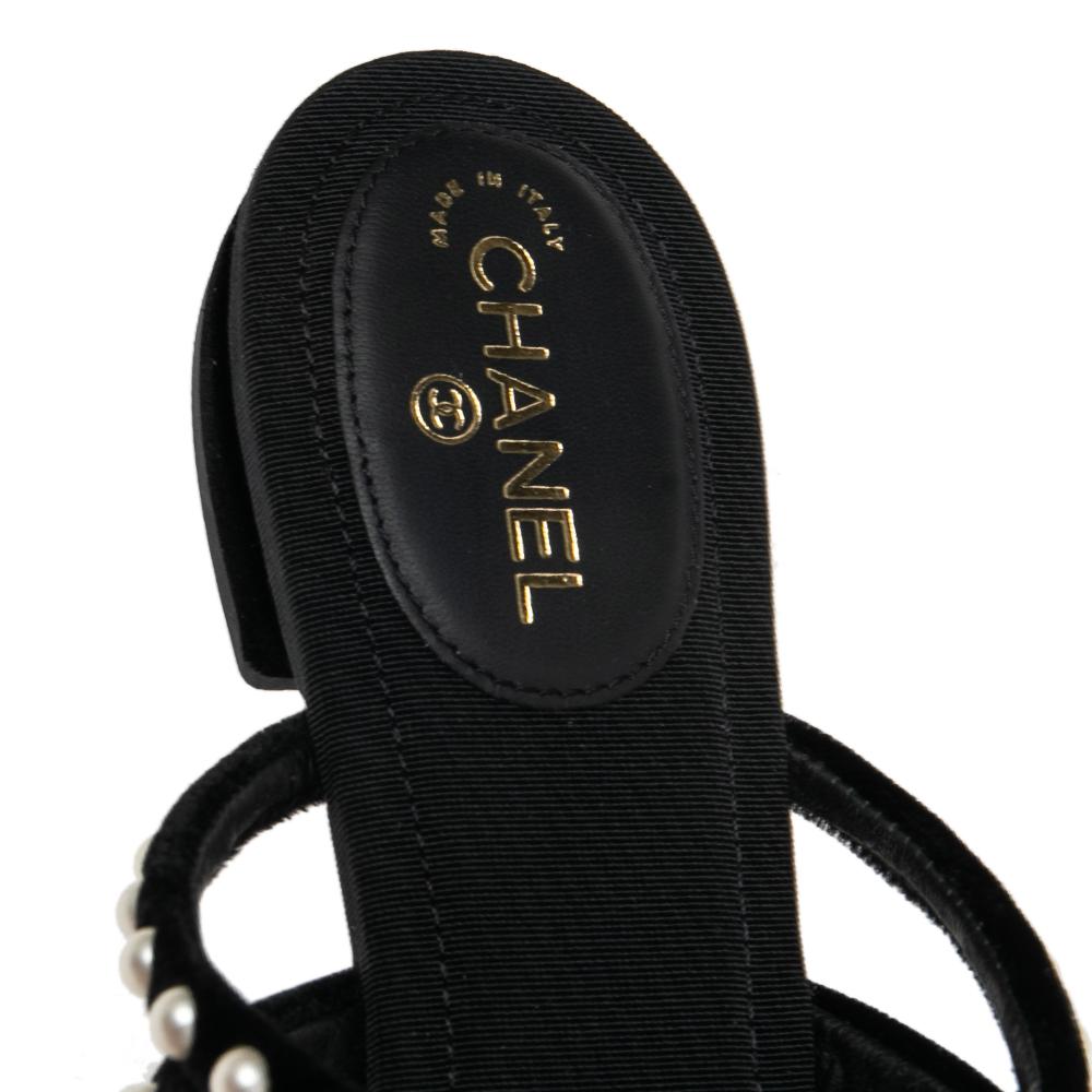 Women's Chanel Black Velvet Pearl Embellished Thong Flats Size 38.5