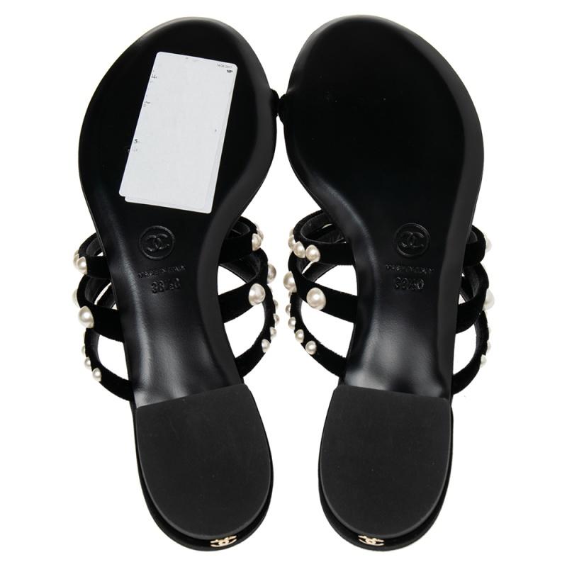 Chanel Black Velvet Pearl Embellished Thong Flats Size 38.5 3