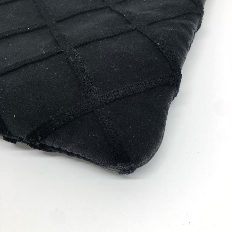 Chanel Astuccio in velluto nero Stitch by Stitch a diamante Interno in pelle Logo in oro in vendita 6