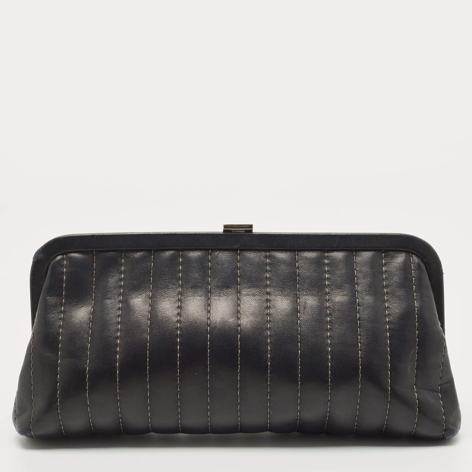 This Chanel vintage clutch for women has the kind of design that ensures high appeal, whether held in your hand or tucked under your arm. It is a meticulously crafted piece bound to last a long time.

