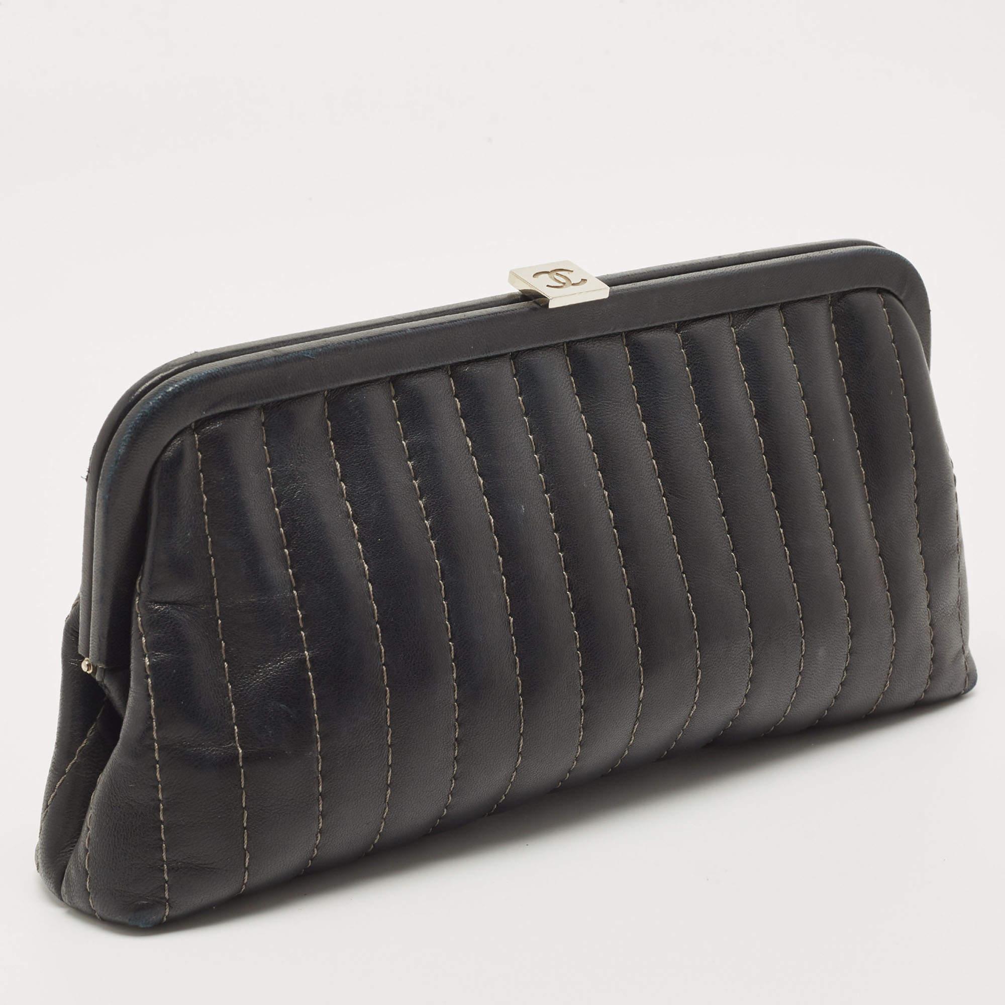 Women's Chanel Black Vertical Stitch Leather Vintage Clutch For Sale