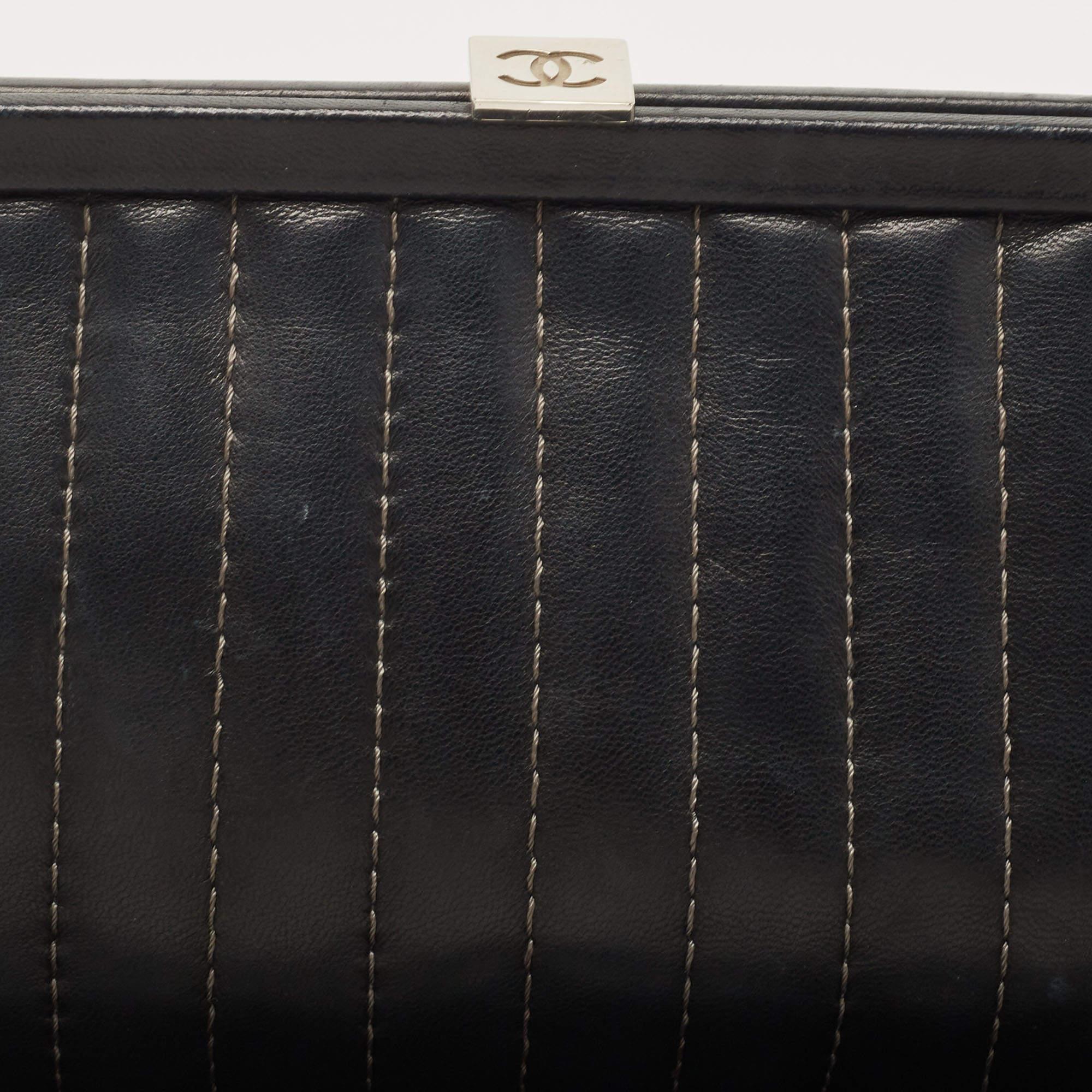 Chanel Black Vertical Stitch Leather Vintage Clutch For Sale 2