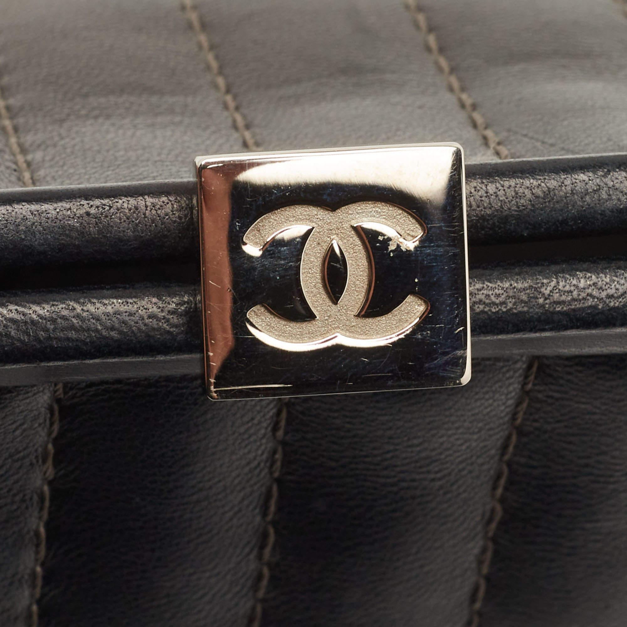Chanel Black Vertical Stitch Leather Vintage Clutch For Sale 4