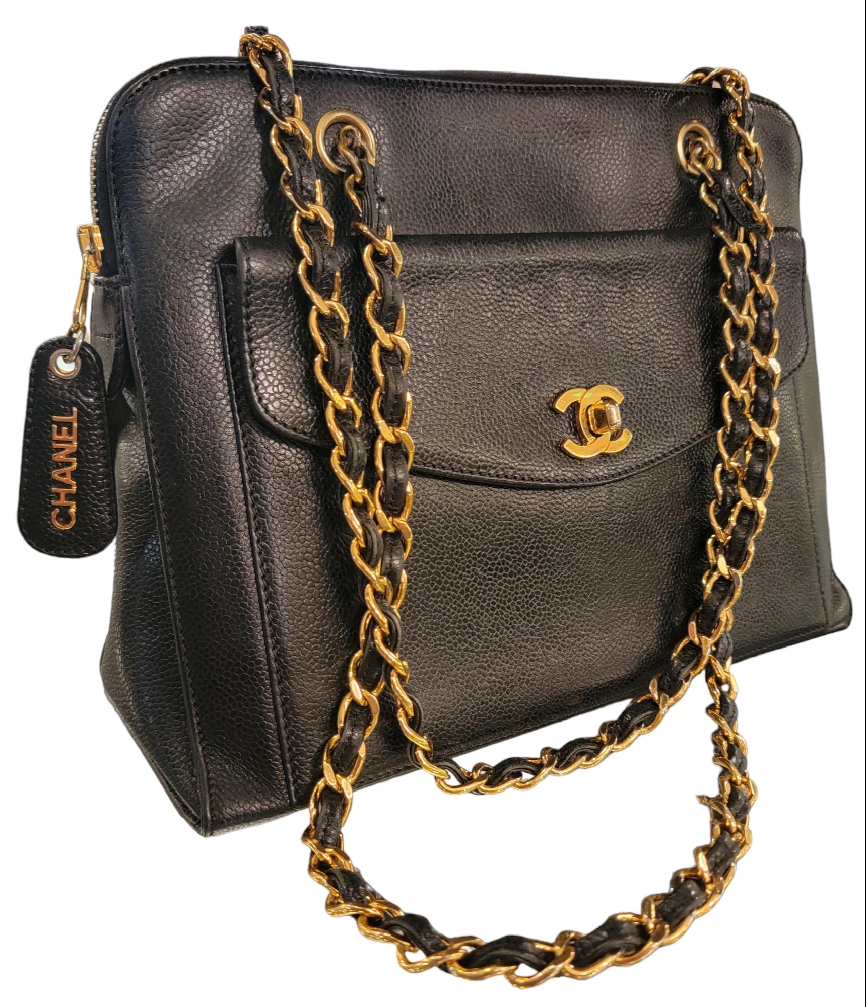 CHANEL Black Vintage Caviar Skin Leather Shoulder Bag For Sale 1