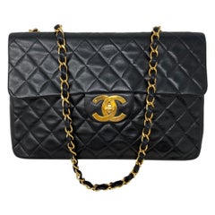 Chanel Schwarze Vintage-Maxi-Tasche