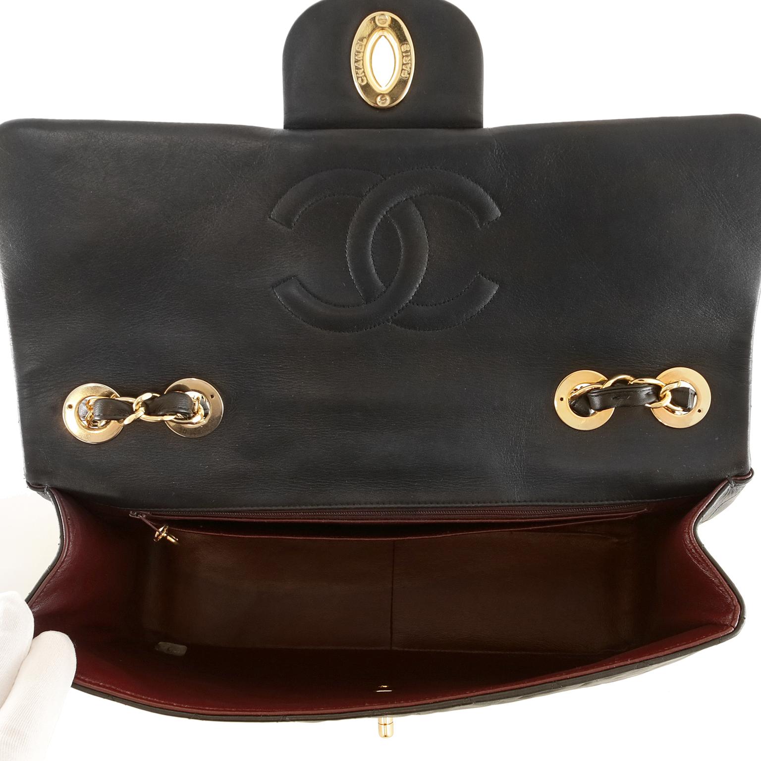Chanel Black Vintage Medium Classic Flap Bag 2