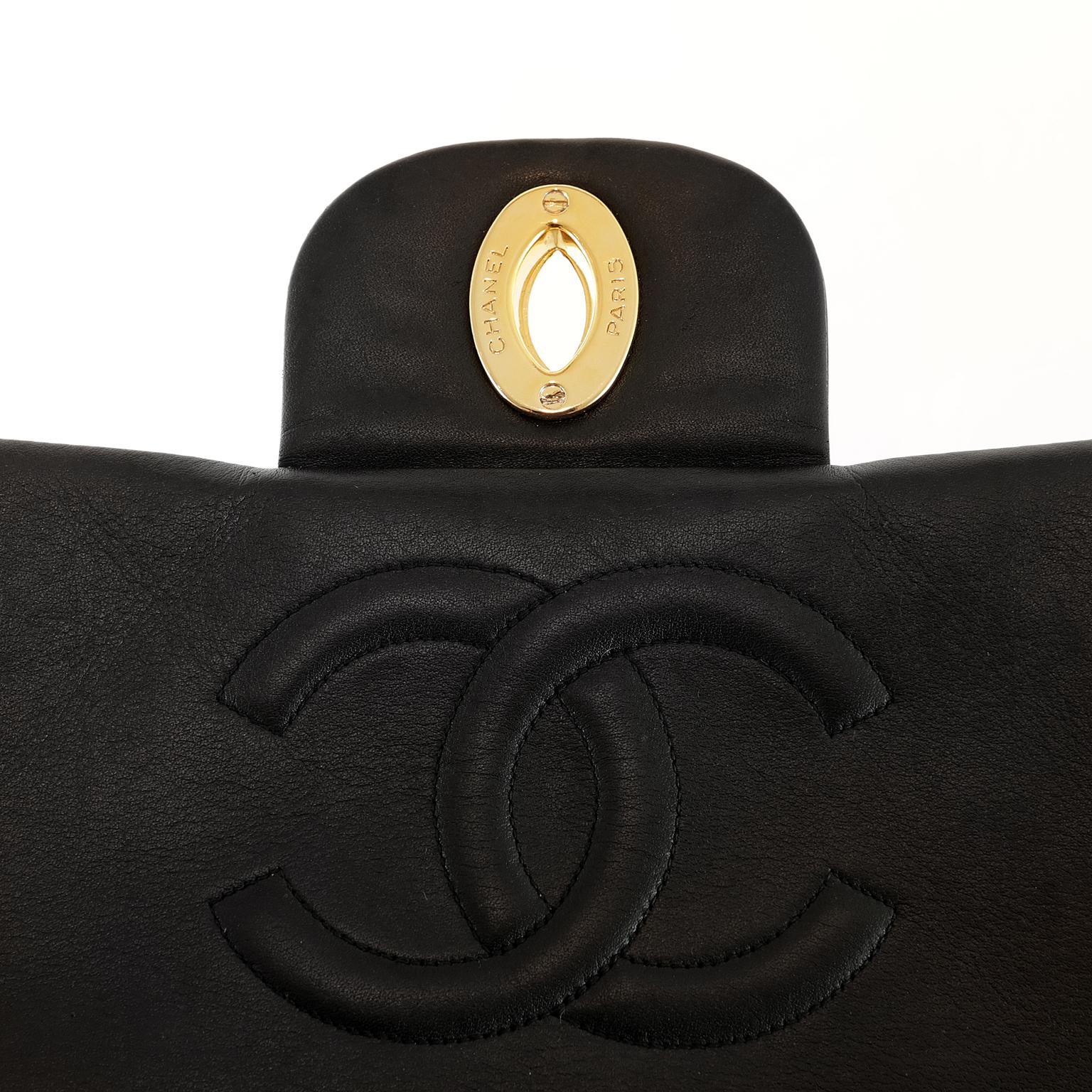 Chanel Black Vintage Medium Classic Flap Bag 5