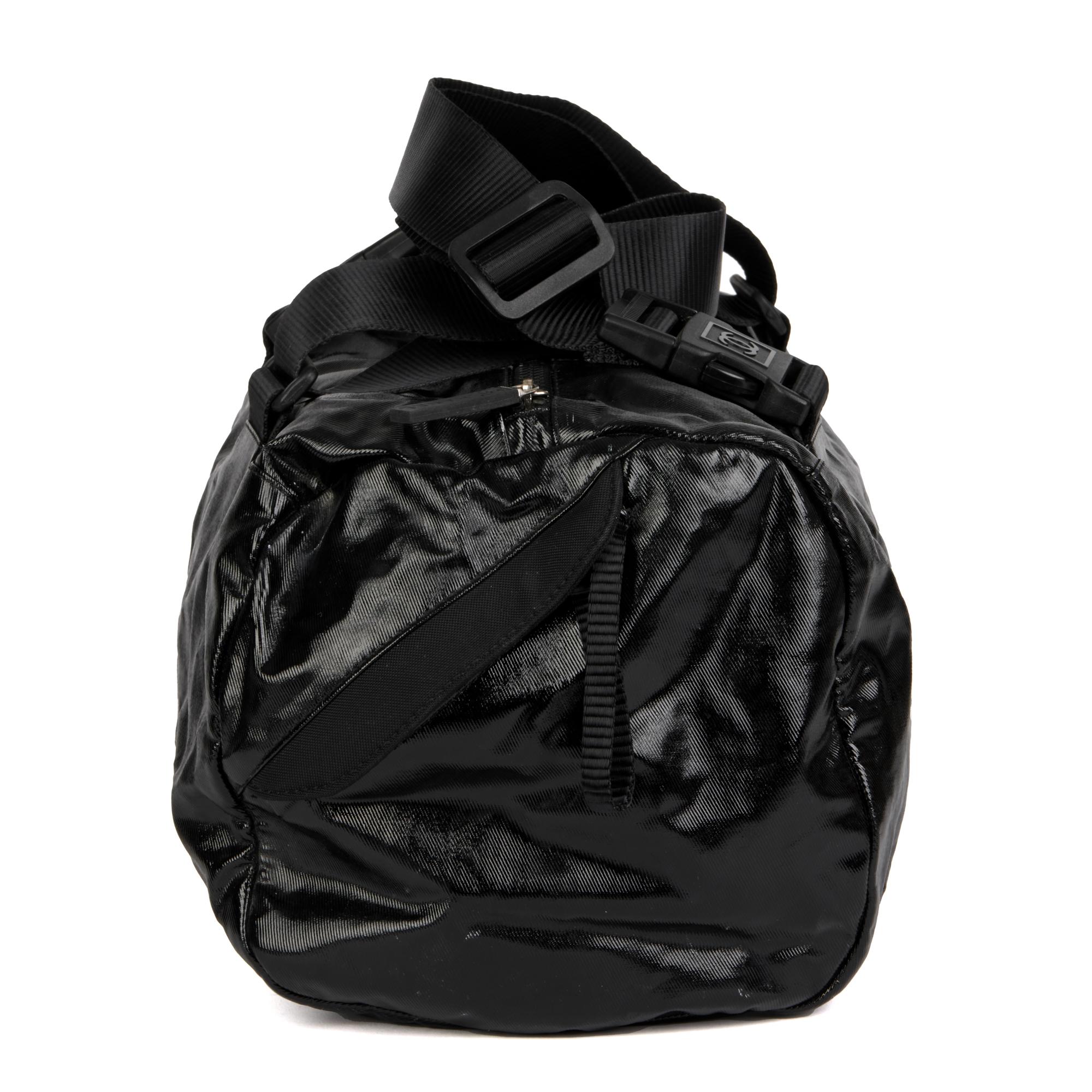 Noir CHANEL - Sac à dos Sports Line en vinyle et maille noir en vente