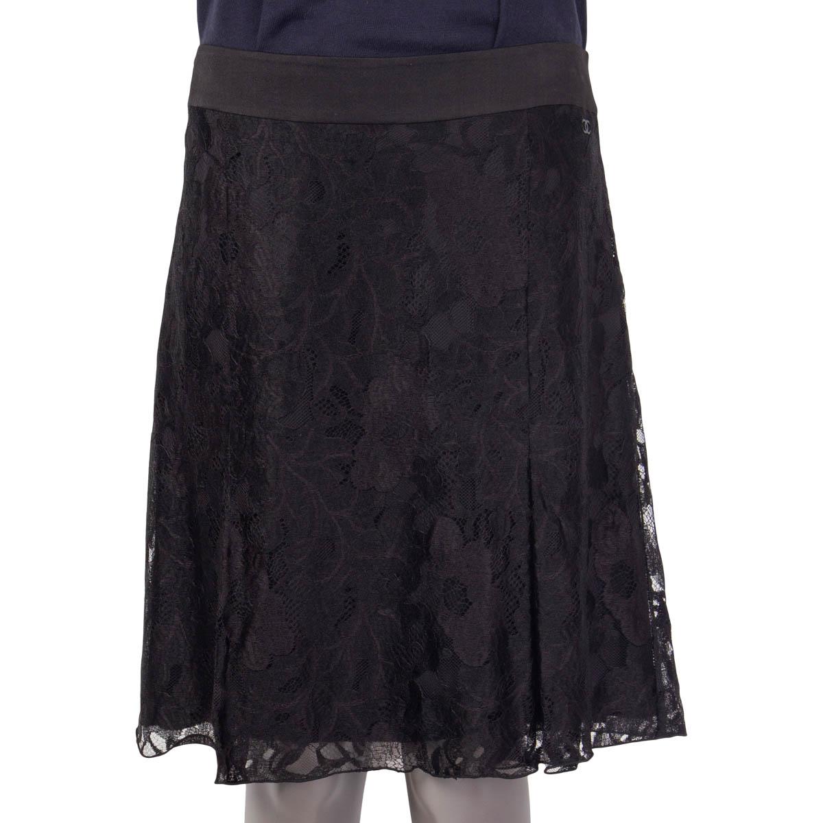 Black CHANEL black viscose 2006 BOX PLEAT LACE Skirt 44 XL 06A For Sale