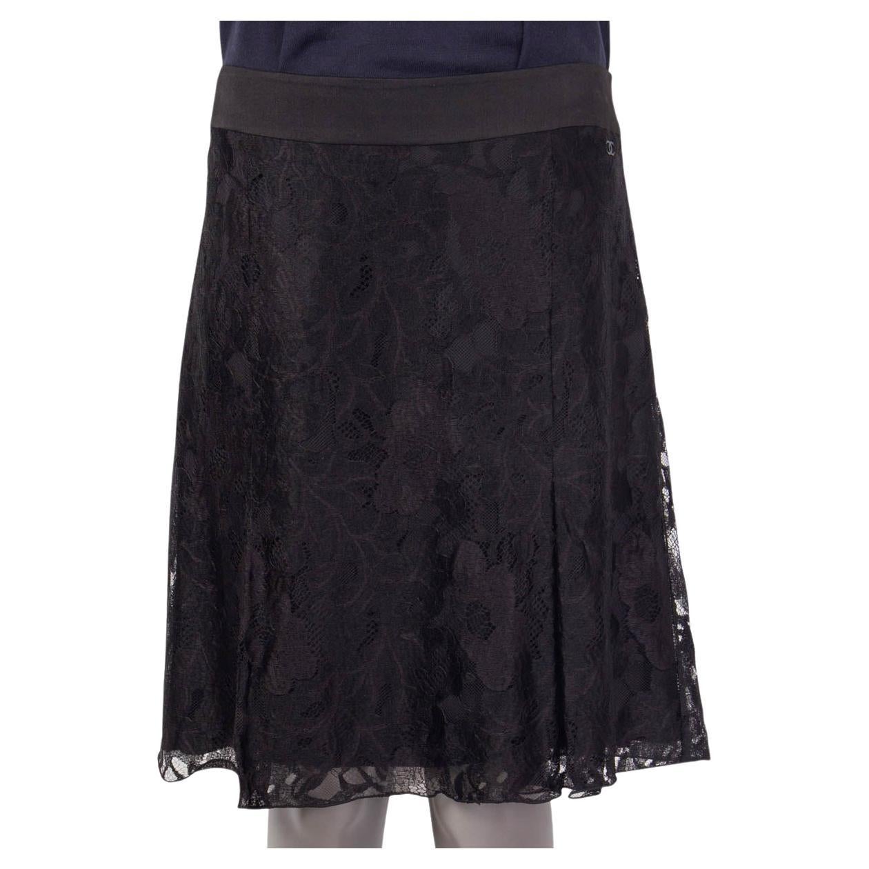 CHANEL black viscose 2006 BOX PLEAT LACE Skirt 44 XL 06A For Sale