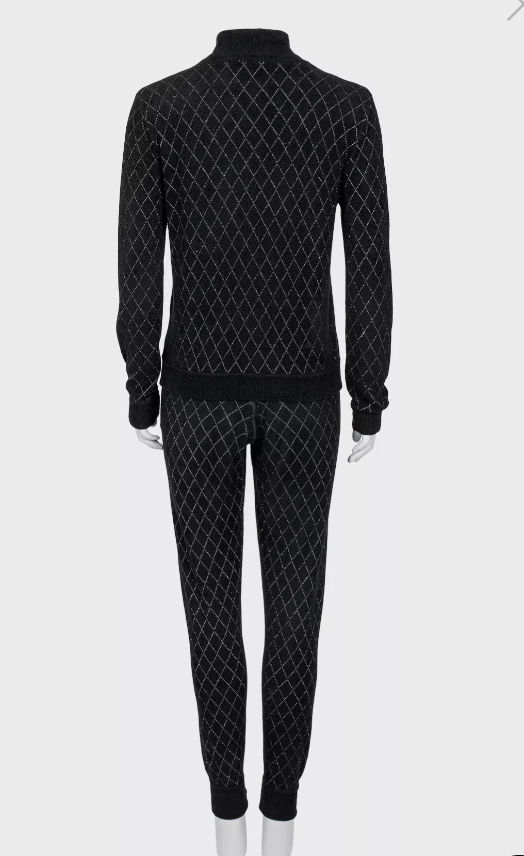 Nero Chanel, maglione nero in viscosa, set di pantaloni - Sz. 38 in vendita
