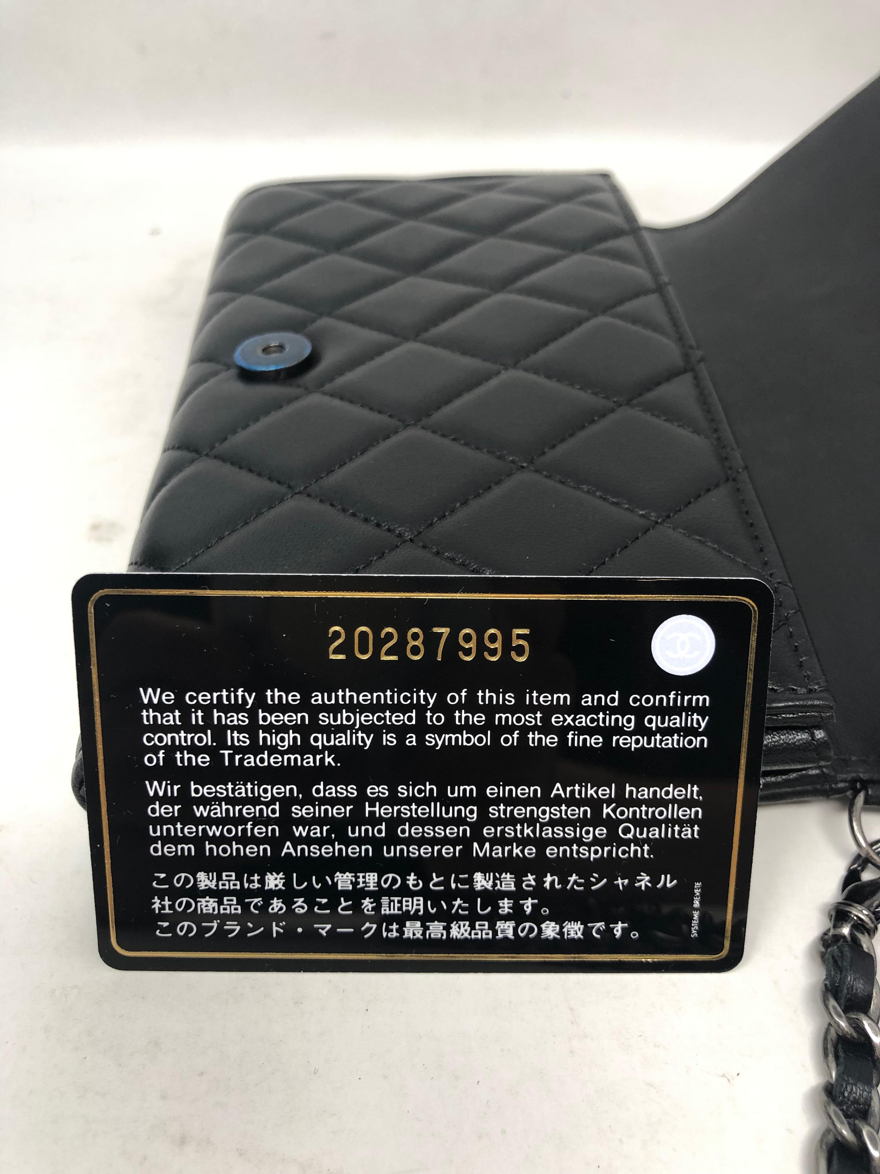 Chanel Black Wallet on Removeable Short Chain WOC  5