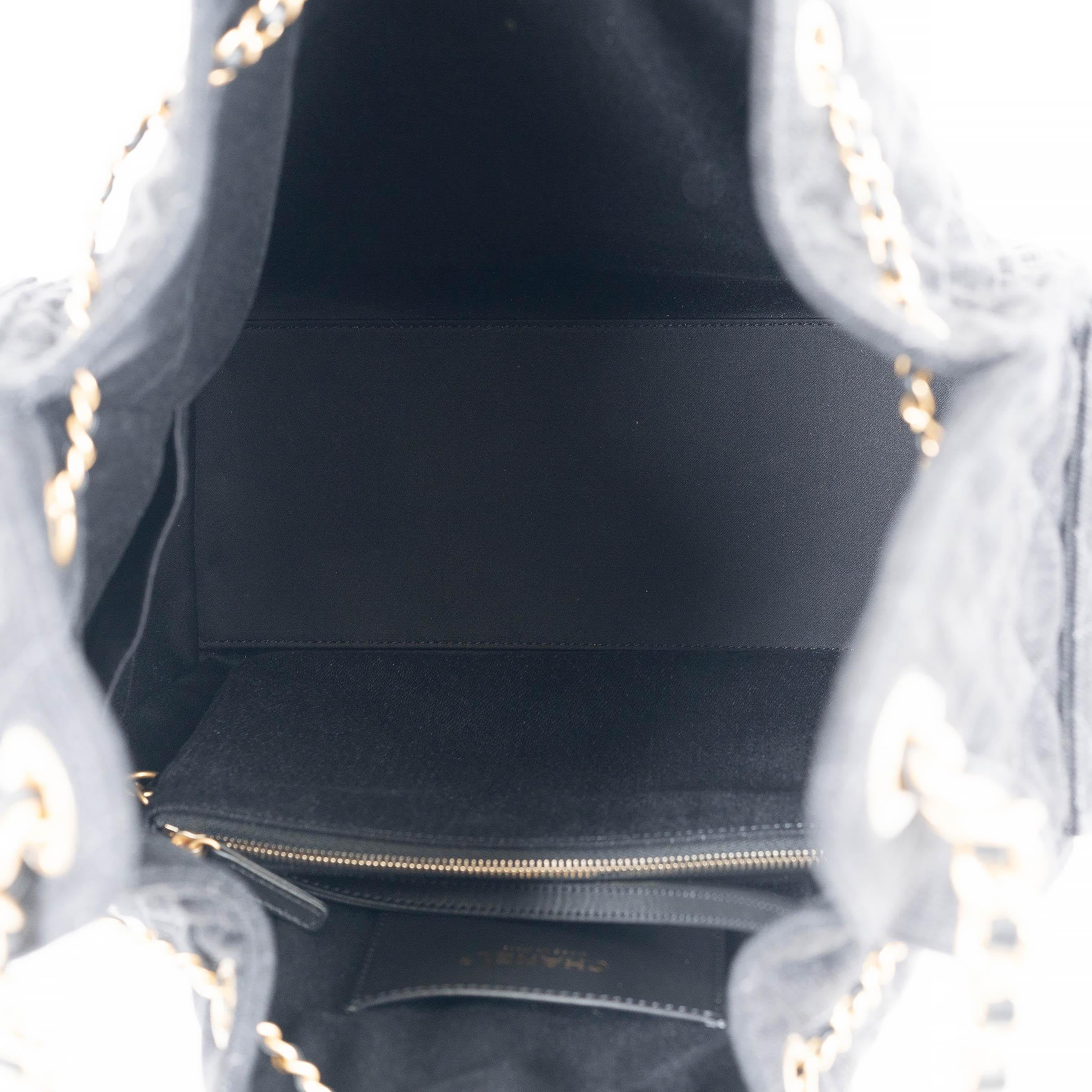 CHANEL black washed denim 25S SMALL 25 Hobo Bag im Angebot 1