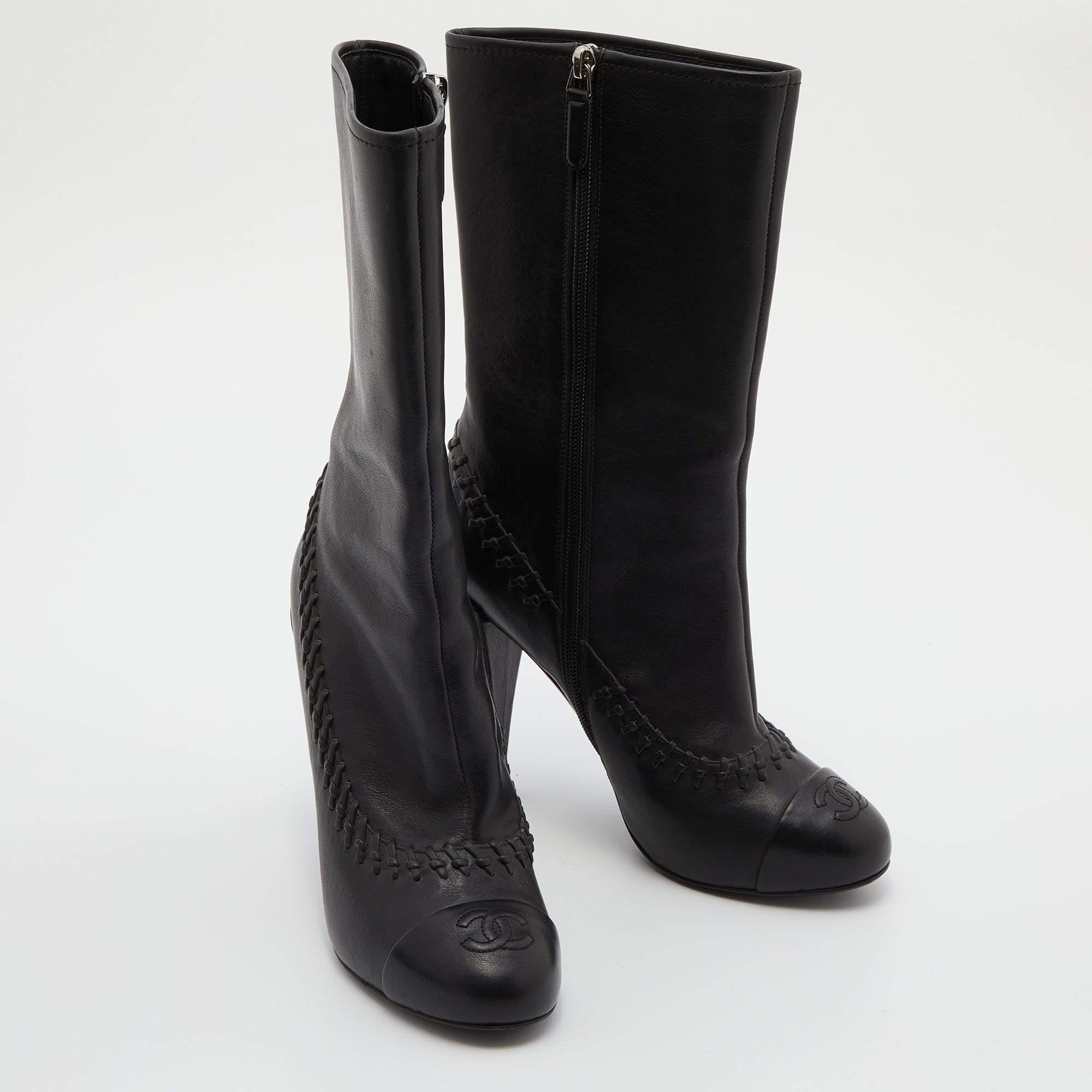 Chanel Black Whipstitch Leather CC Cap Toe Mid Calf Boots Size 38.5 In Good Condition In Dubai, Al Qouz 2