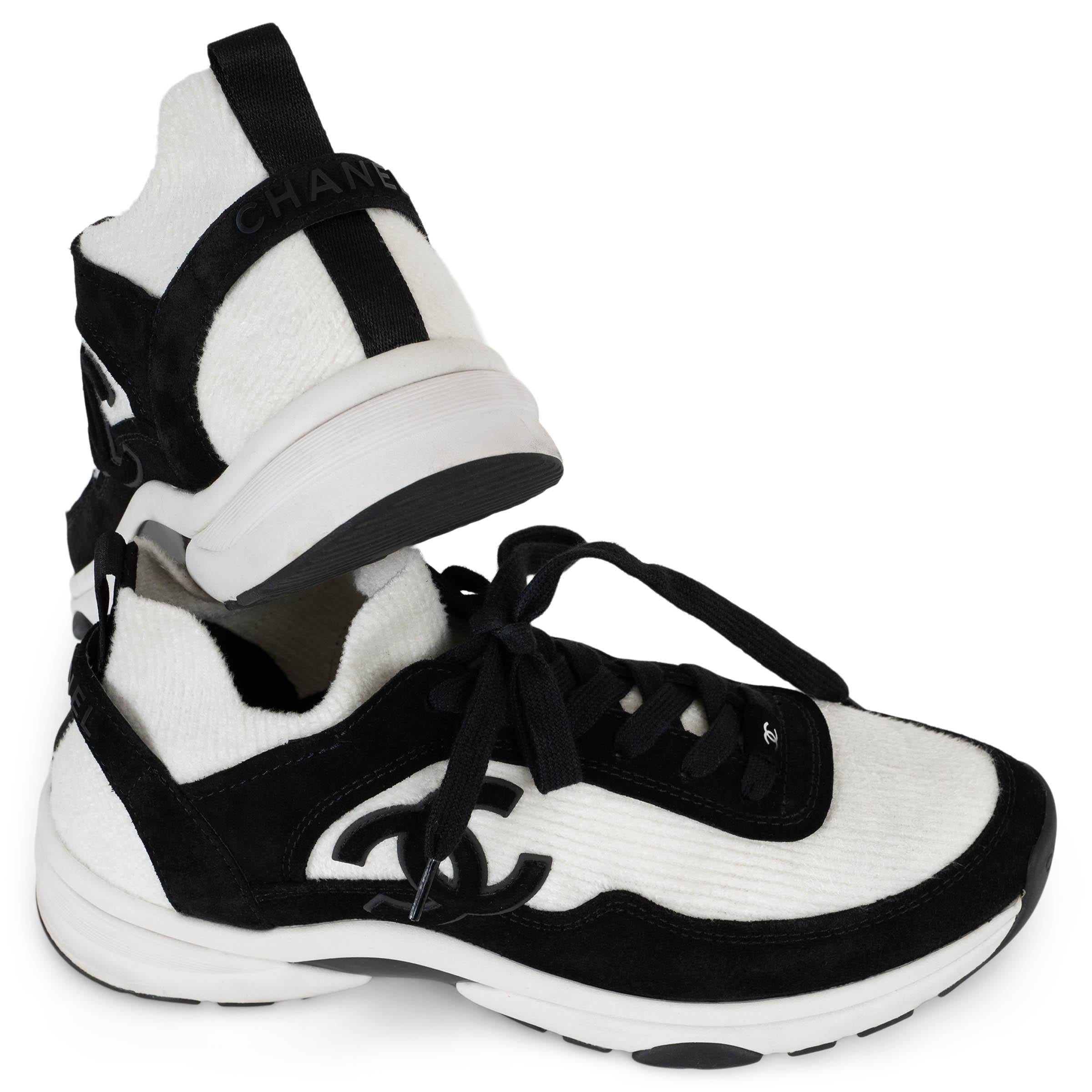 CHANEL black & white 21A KNIT & SUEDE LOW TOP Sneakers Shoes 38.5 For Sale 2