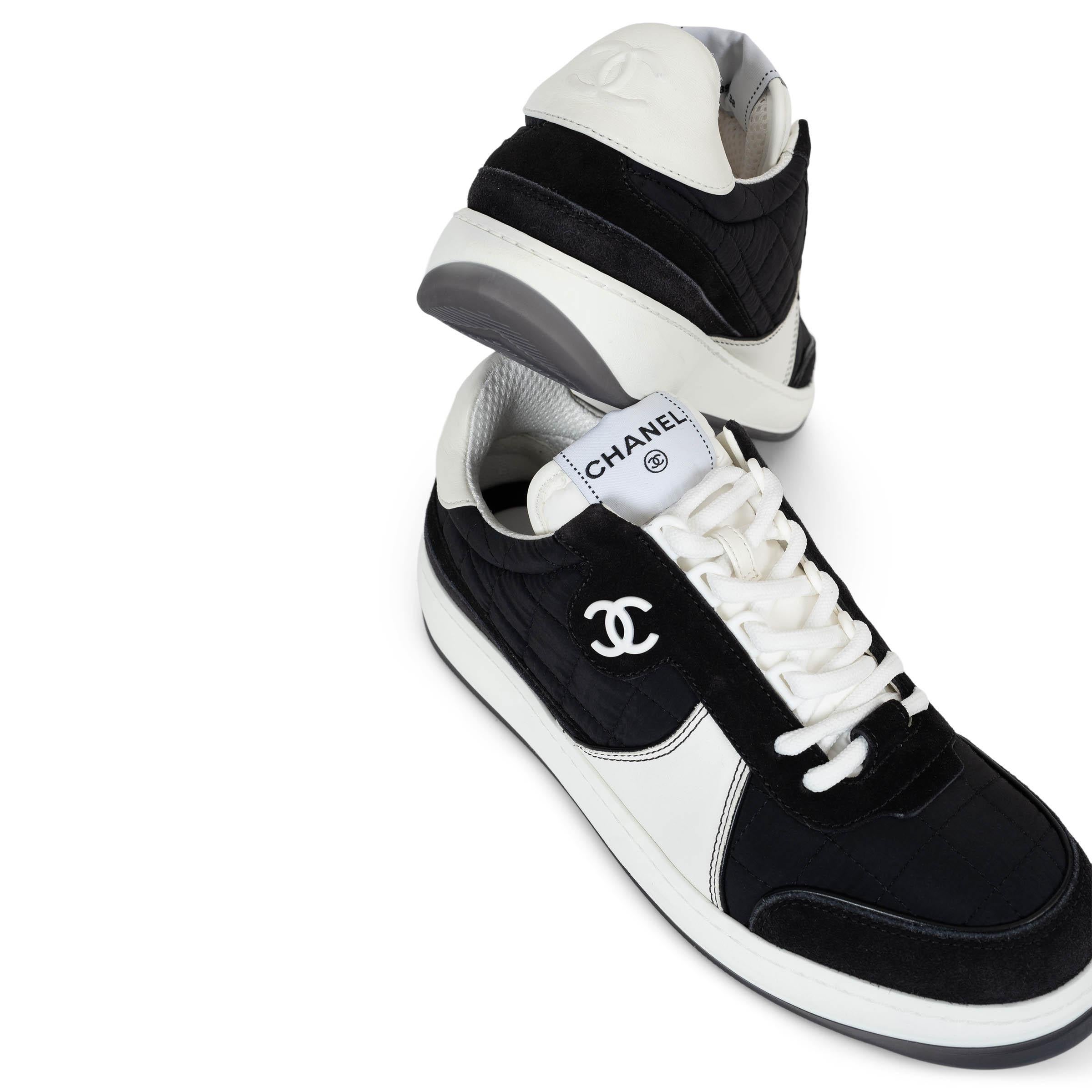 CHANEL black & white 23C MONTE CARLO NYLON & SUEDE LOW TOP Sneakers Shoes 38 For Sale 2