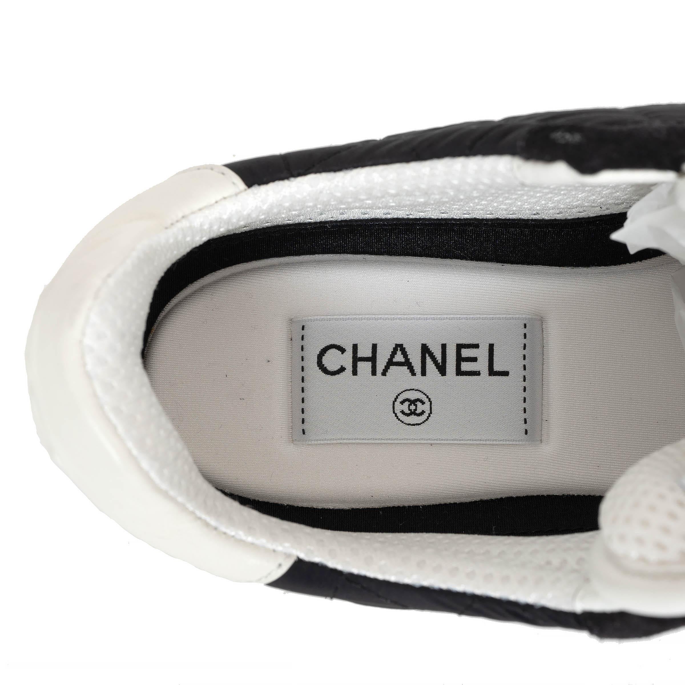 CHANEL black & white 23C MONTE CARLO NYLON & SUEDE LOW TOP Sneakers Shoes 38 For Sale 3