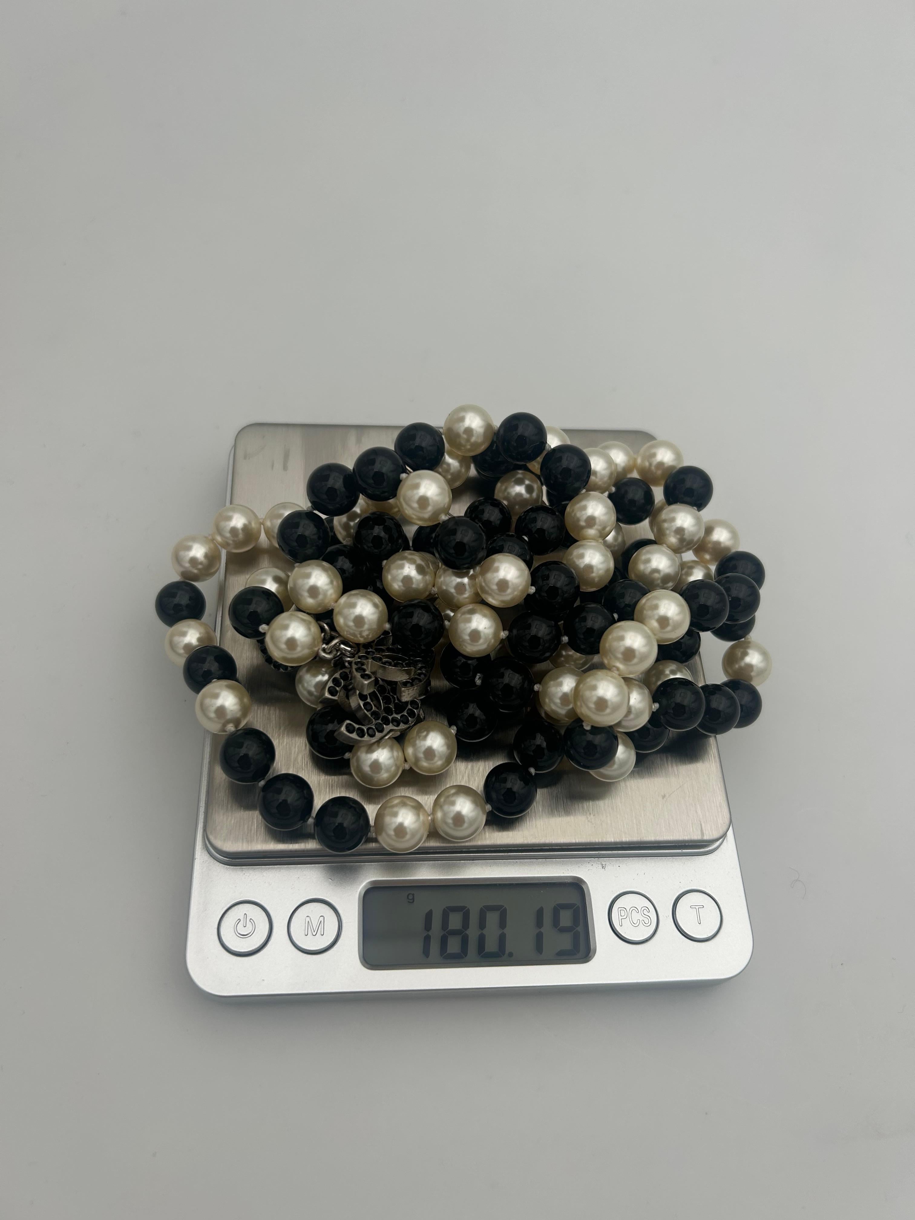 Chanel Black & White Beaded and Pearl Necklace 2008 For Sale 9